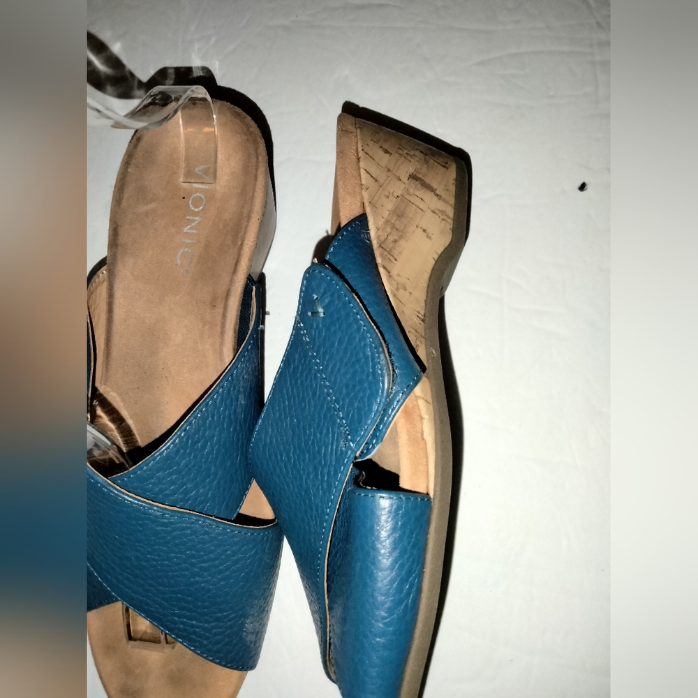 Vionic (Sz 9.5) Blue & Tan Adjustable Crisscross Strap Leticia Open Toe Sandals - Picture 4 of 14